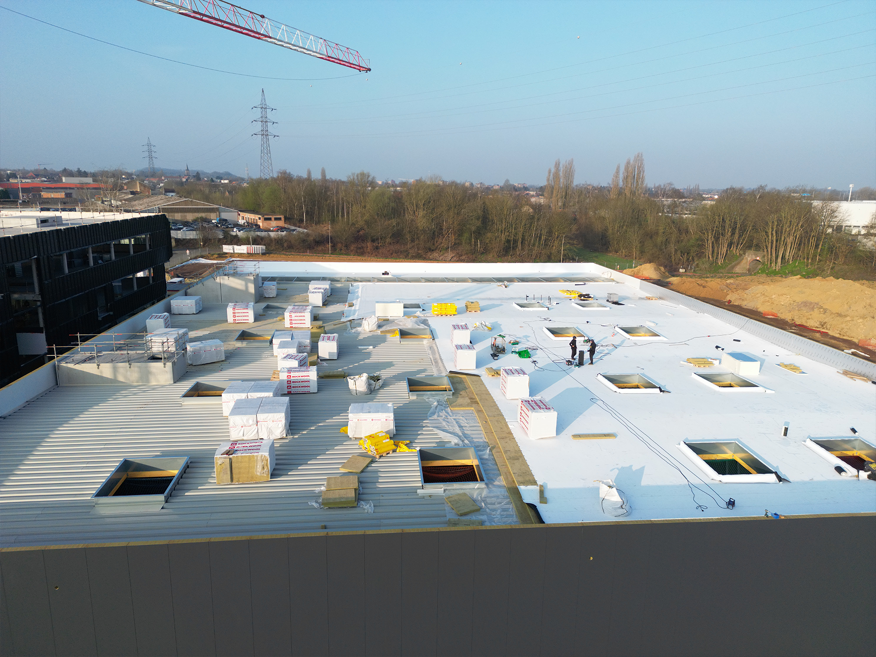 Plaatsing plat dak nieuw industrieel gebouw — Vincent Piront SA